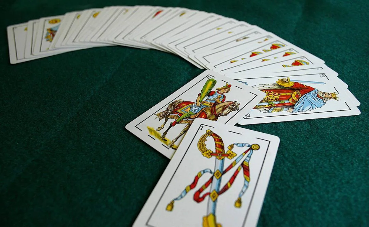 ¿Qué cartas se usan para jugar al solitario